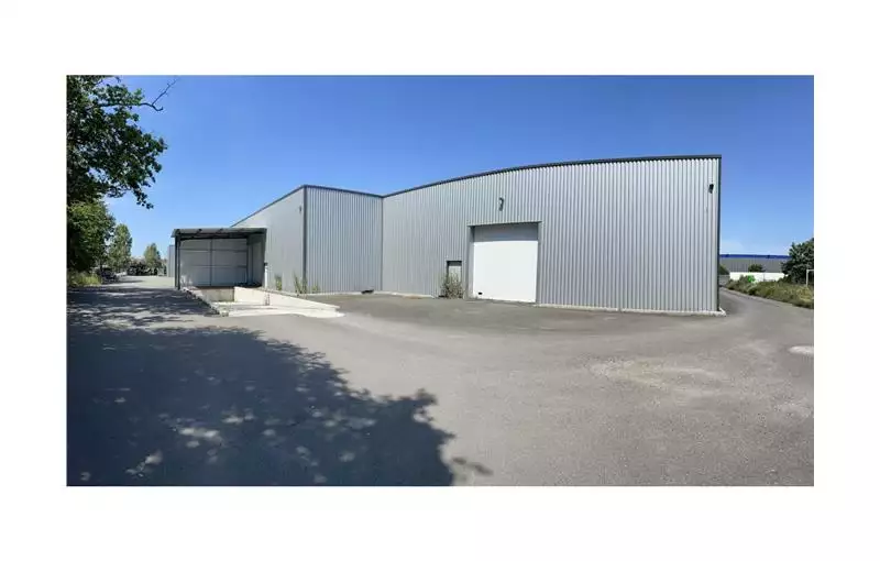 Location d'entrepôt de 2080 m² à Beychac-et-Caillau - 33750