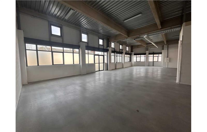 Location d'entrepôt de 616 m² à Bezons - 95870 photo - 1