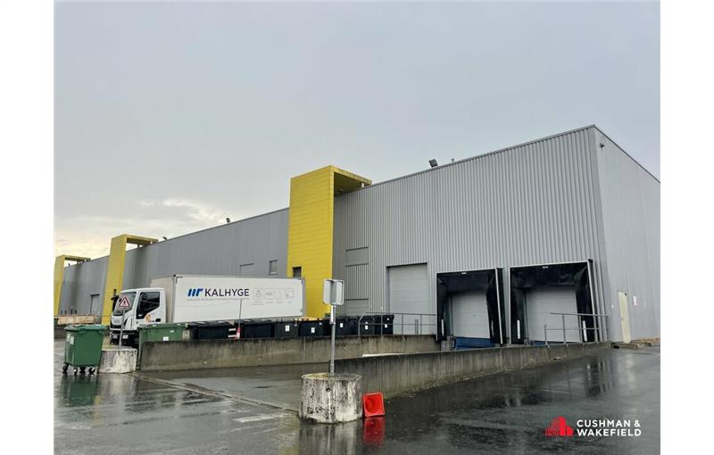 Location d'entrepôt de 1 570 m² à Blanquefort - 33290 photo - 1