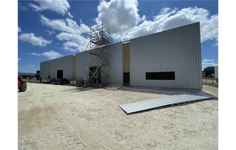 Location d'entrepôt de 557 m² à Blanquefort - 33290 photo - 1