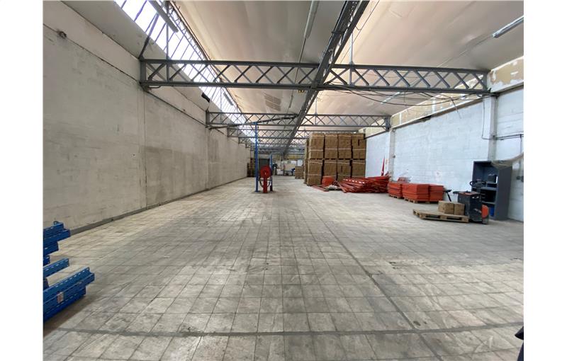 Location d'entrepôt de 2 820 m² à Bobigny - 93000 photo - 1
