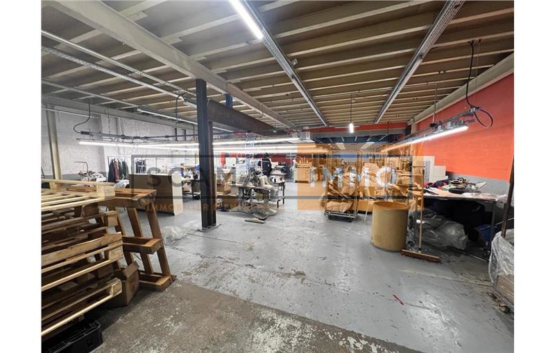 Location d'entrepôt de 1 130 m² à Bobigny - 93000 photo - 1