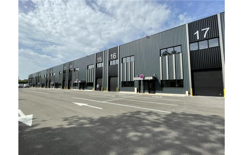 Location d'entrepôt de 2 147 m² à Boisemont - 95000 photo - 1