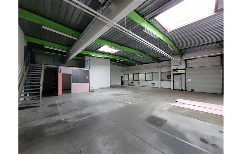 Location d'entrepôt de 312 m² à Bondoufle - 91070 photo - 1