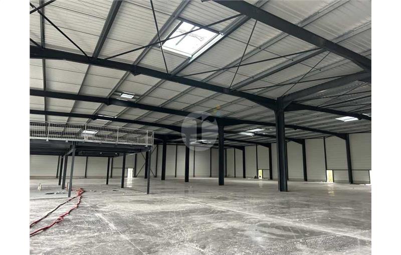 Location d'entrepôt de 5 313 m² à Bondues - 59910 photo - 1