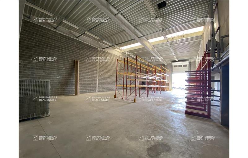 Location d'entrepôt de 374 m² à Bondues - 59910 photo - 1