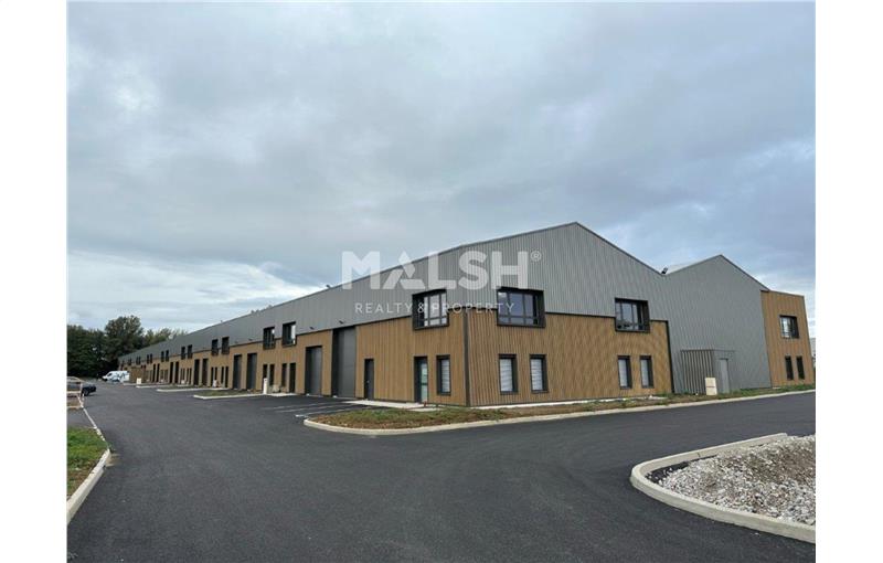 Location d'entrepôt de 1 178 m² à Bourgoin-Jallieu - 38300 photo - 1