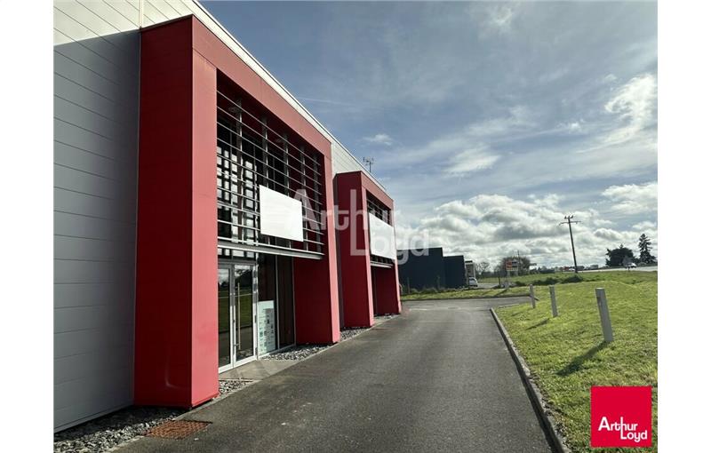 Location d'entrepôt de 380 m² à Brécé - 35530 photo - 1