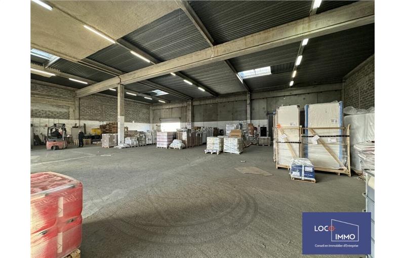 Location d'entrepôt de 824 m² à Bruges - 33520 photo - 1