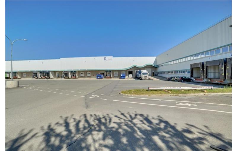 Location d'entrepôt de 20 110 m² à Bruyères-sur-Oise - 95820 photo - 1
