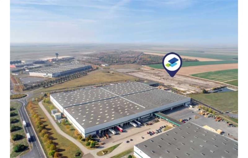 Location d'entrepôt de 31 377 m² à Bussy-Lettrée - 51320 photo - 1