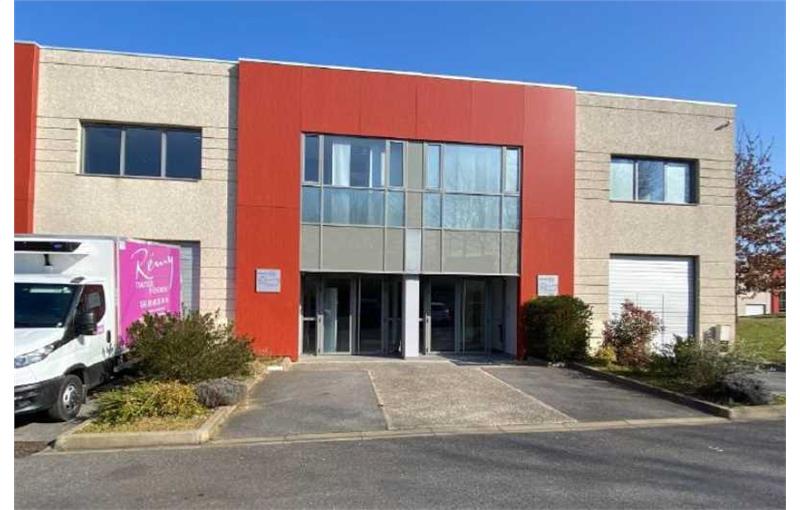 Location d'entrepôt de 702 m² à Bussy-Saint-Georges - 77600 photo - 1