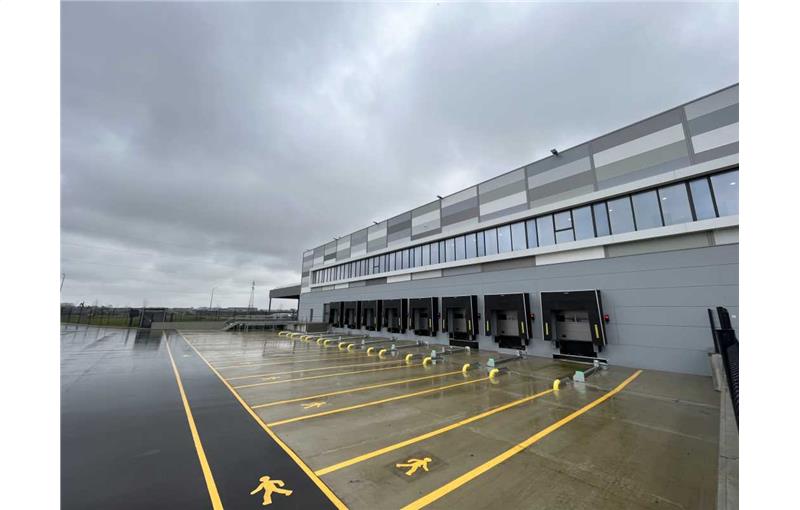 Location d'entrepôt de 7 620 m² à Calais - 62100 photo - 1