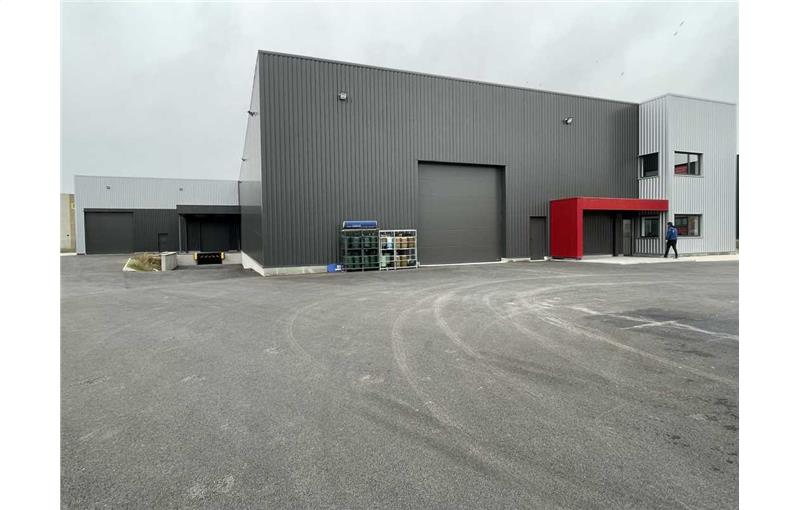 Location d'entrepôt de 931 m² à Camon - 80450 photo - 1