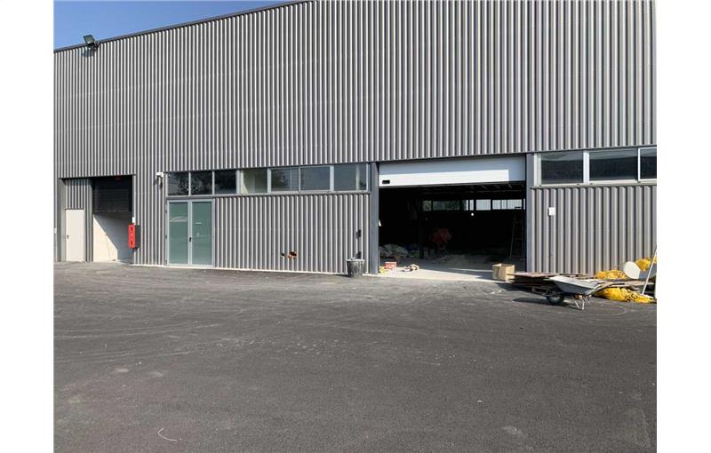 Location d'entrepôt de 2 000 m² à Canéjan - 33610 photo - 1