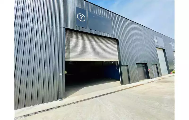 Location d'entrepôt de 1277 m² à Canly - 60680