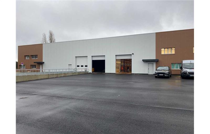 Location d'entrepôt de 2 100 m² à Carbon-Blanc - 33560 photo - 1