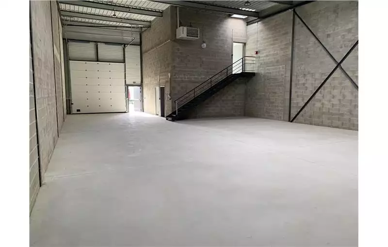 Location d'entrepôt de 598 m² à Champagne-sur-Oise - 95660
