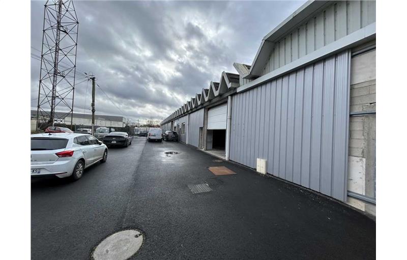 Location d'entrepôt de 617 m² à Champagne-sur-Seine - 77430 photo - 1