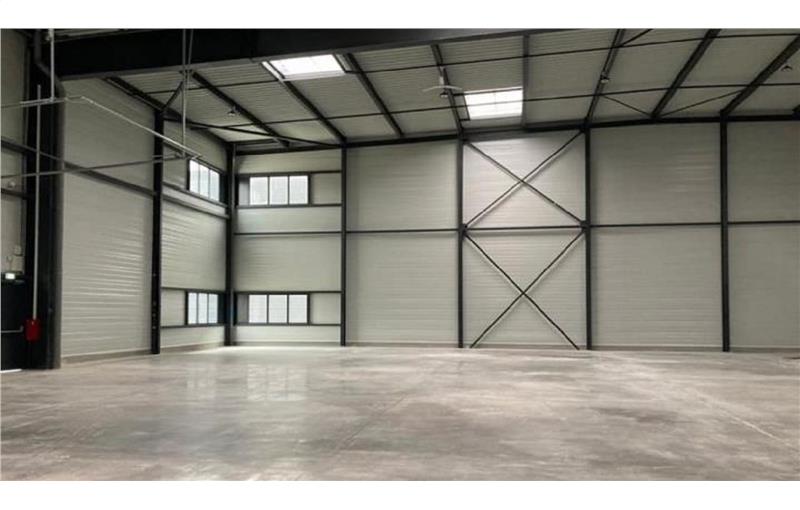 Location d'entrepôt de 484 m² à Chanteloup-en-Brie - 77600 photo - 1