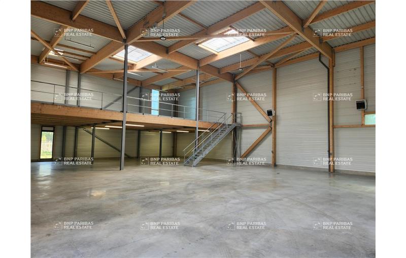 Location d'entrepôt de 851 m² à Chanteloup-en-Brie - 77600 photo - 1