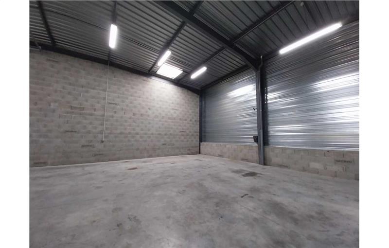Location d'entrepôt de 177 m² à Chassieu - 69680 photo - 1