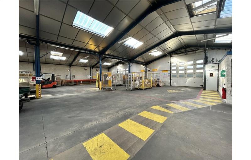 Location d'entrepôt de 660 m² à Châtenoy-le-Royal - 71880 photo - 1