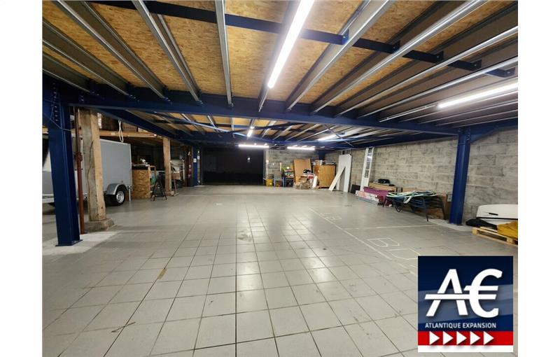 Location d'entrepôt de 448 m² à Chauvé - 44320 photo - 1