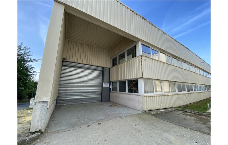 Location d'entrepôt de 1 411 m² à Chilly-Mazarin - 91380 photo - 1