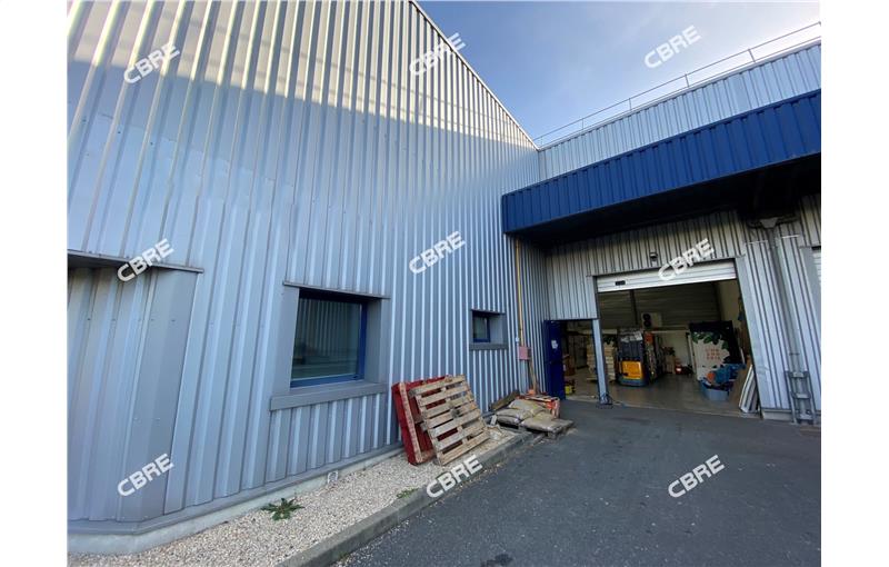 Location d'entrepôt de 630 m² à Chilly-Mazarin - 91380 photo - 1