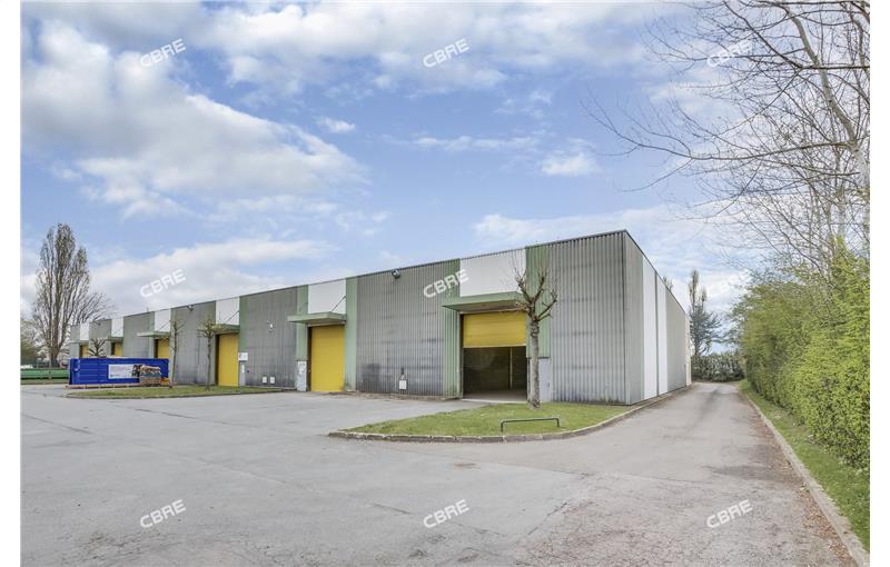 Location d'entrepôt de 1 032 m² à Coignières - 78310 photo - 1