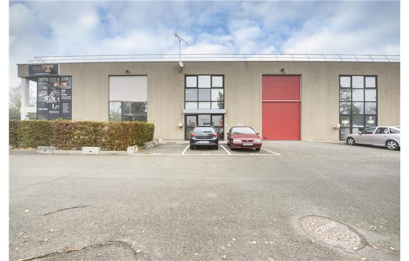 Location d'entrepôt de 1 752 m² à Coignières - 78310 photo - 1