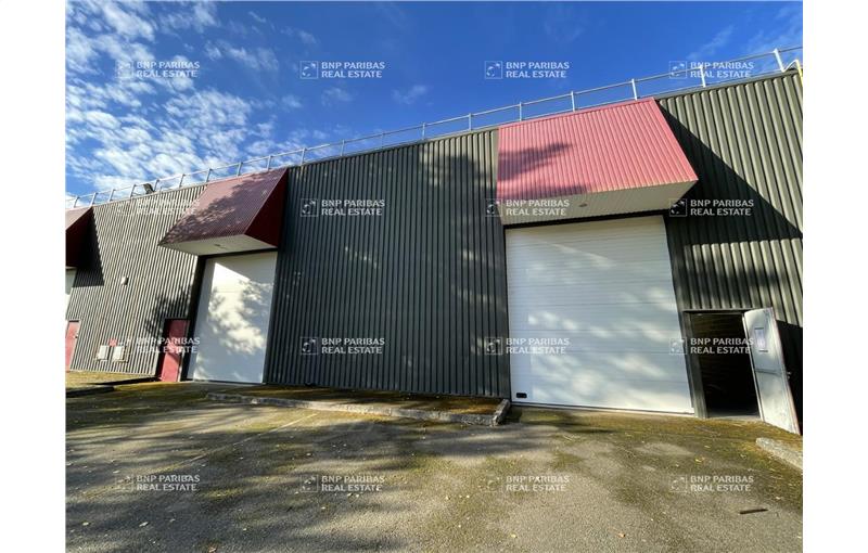 Location d'entrepôt de 457 m² à Coignières - 78310 photo - 1