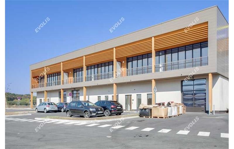 Location d'entrepôt de 4 969 m² à Collégien - 77090 photo - 1