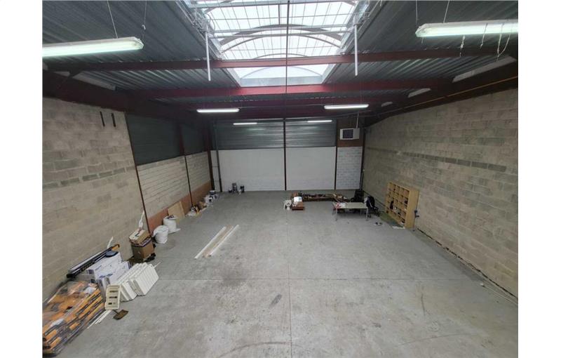 Location d'entrepôt de 350 m² à Collégien - 77090 photo - 1