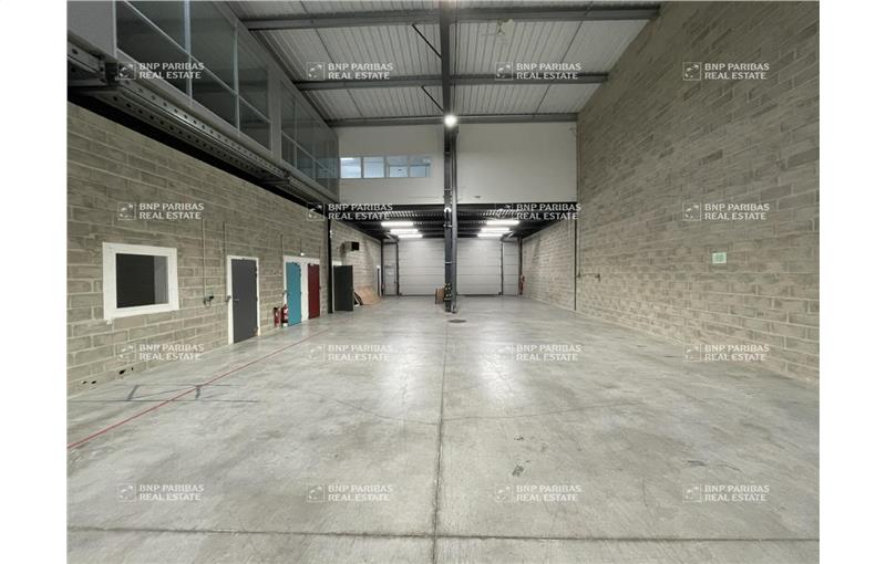 Location d'entrepôt de 850 m² à Collégien - 77090 photo - 1