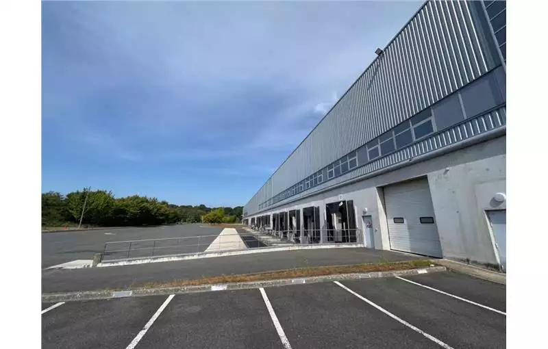 Location d'entrepôt de 5978 m² à Combs-la-Ville - 77380