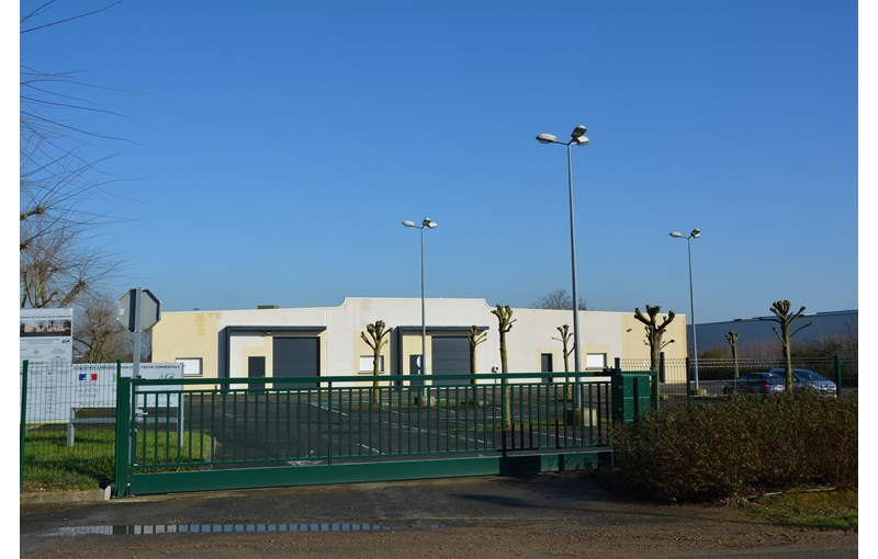 Location d'entrepôt de 300 m² à Conlie - 72240 photo - 1
