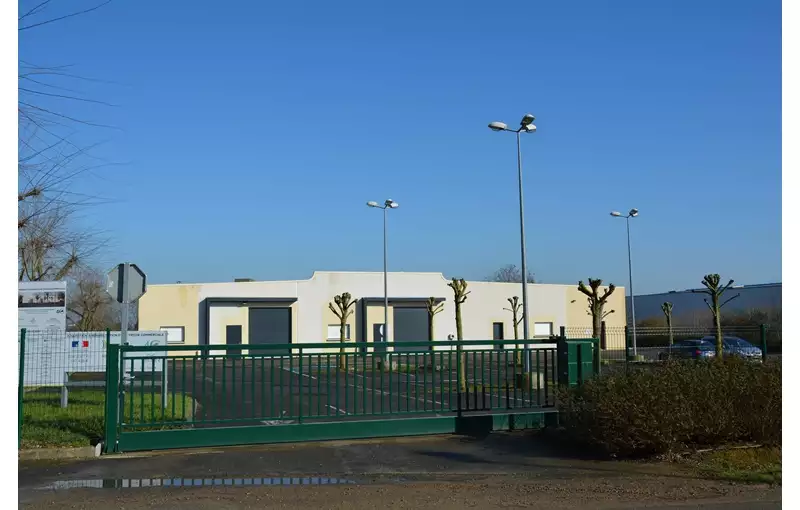 Location d'entrepôt de 300 m² à Conlie - 72240