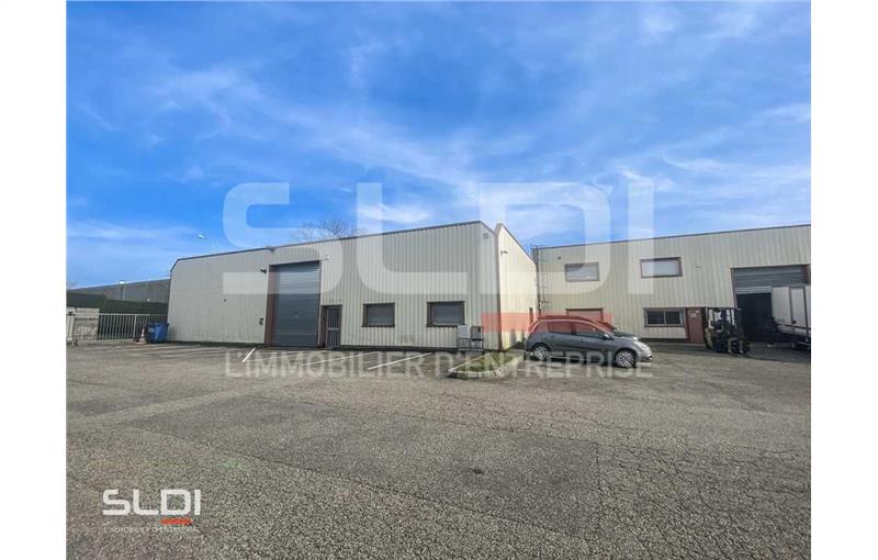 Location d'entrepôt de 4 294 m² à Corbas - 69960 photo - 1