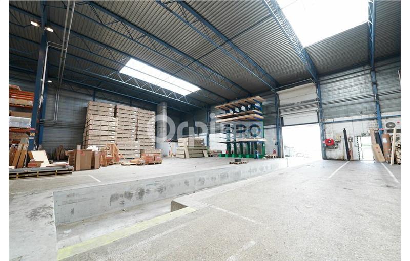 Location d'entrepôt de 6 223 m² à Corbas - 69960 photo - 1