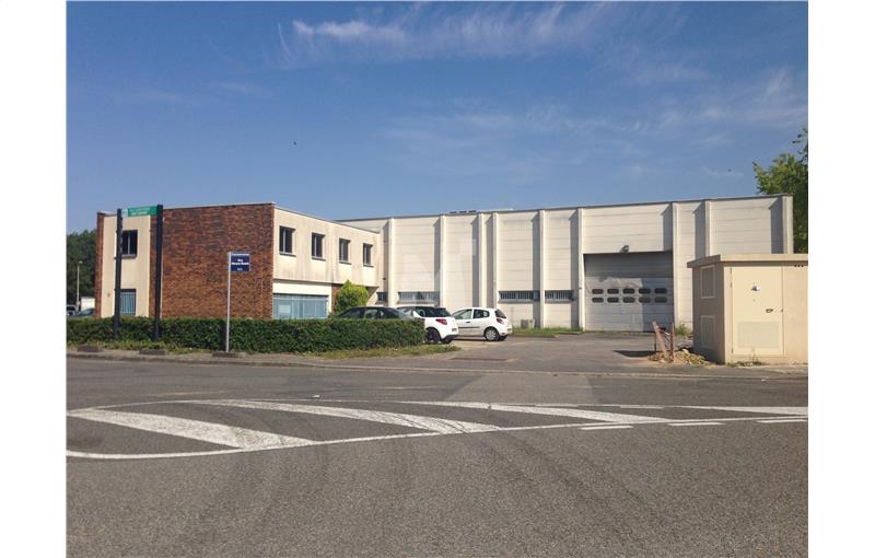 Location d'entrepôt de 2 350 m² à Courcouronnes - 91080 photo - 1