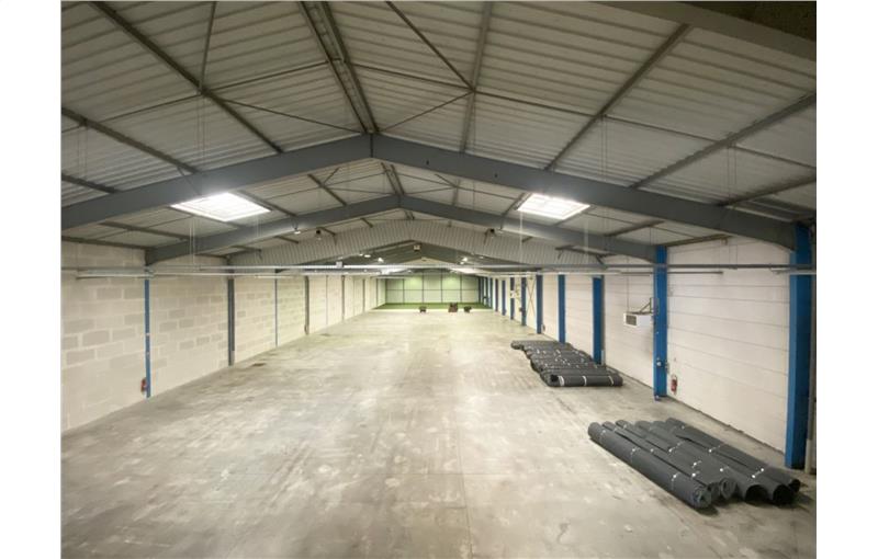 Location d'entrepôt de 4 950 m² à Courcouronnes - 91080 photo - 1