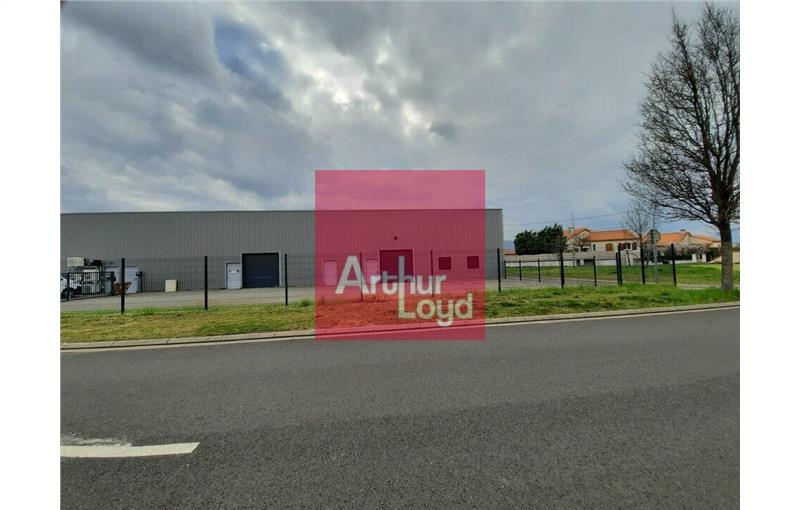 Location d'entrepôt de 596 m² à Cournon-d'Auvergne - 63800 photo - 1