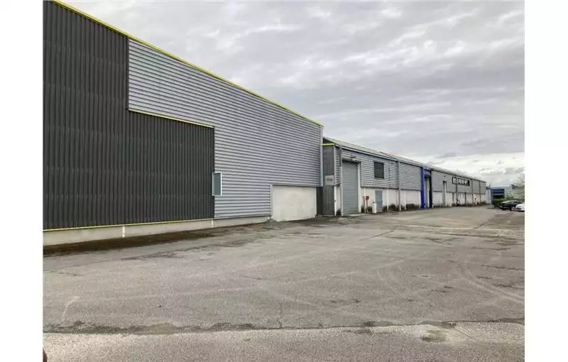 Location d'entrepôt de 4126 m² à Crémieu - 38460