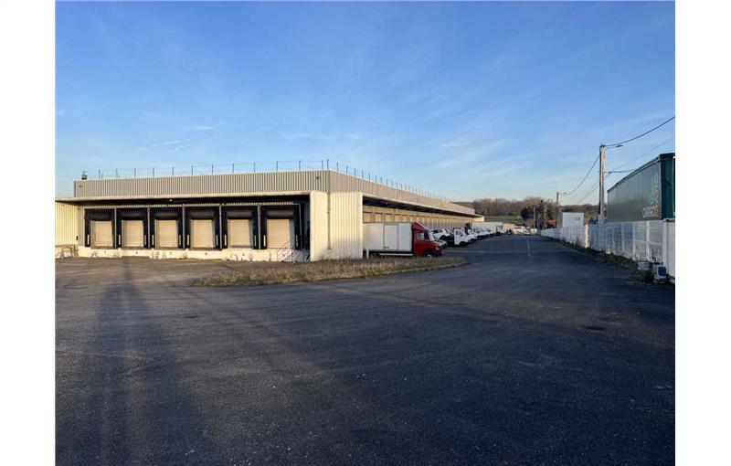 Location d'entrepôt de 3 500 m² à Cuvilly - 60490 photo - 1