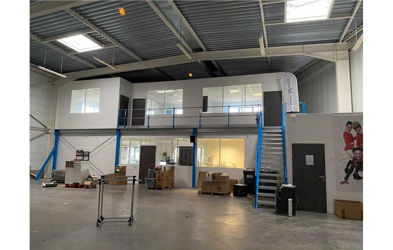 Location d'entrepôt de 502 m² à Cysoing - 59830 photo - 1