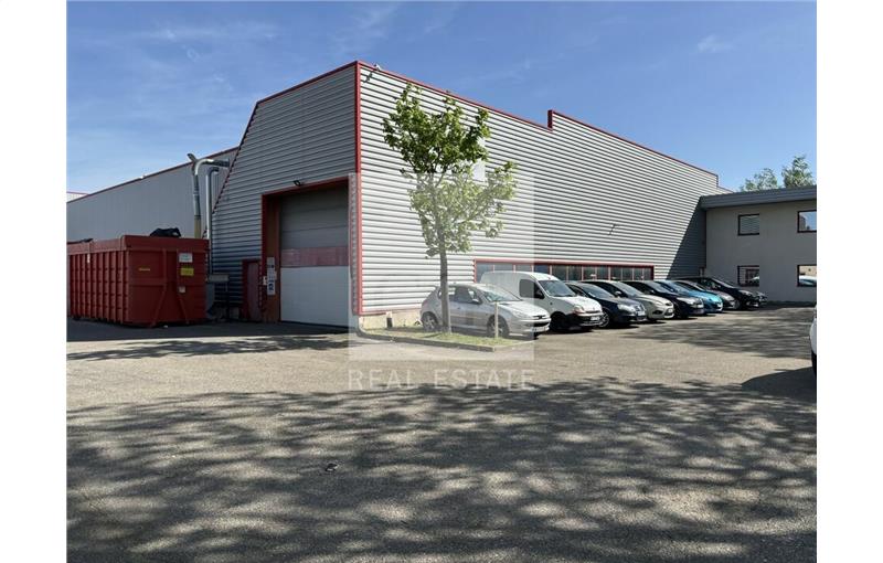 Location d'entrepôt de 5 745 m² à Dagneux - 01120 photo - 1