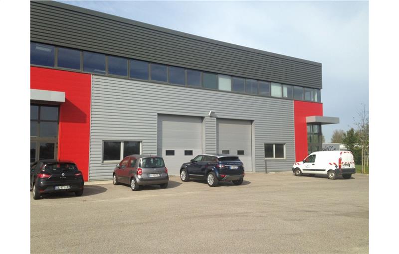 Location d'entrepôt de 858 m² à Dagneux - 01120 photo - 1