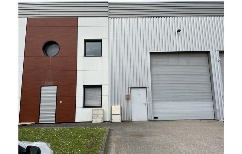 Location d'entrepôt de 601 m² à Dagneux - 01120 photo - 1